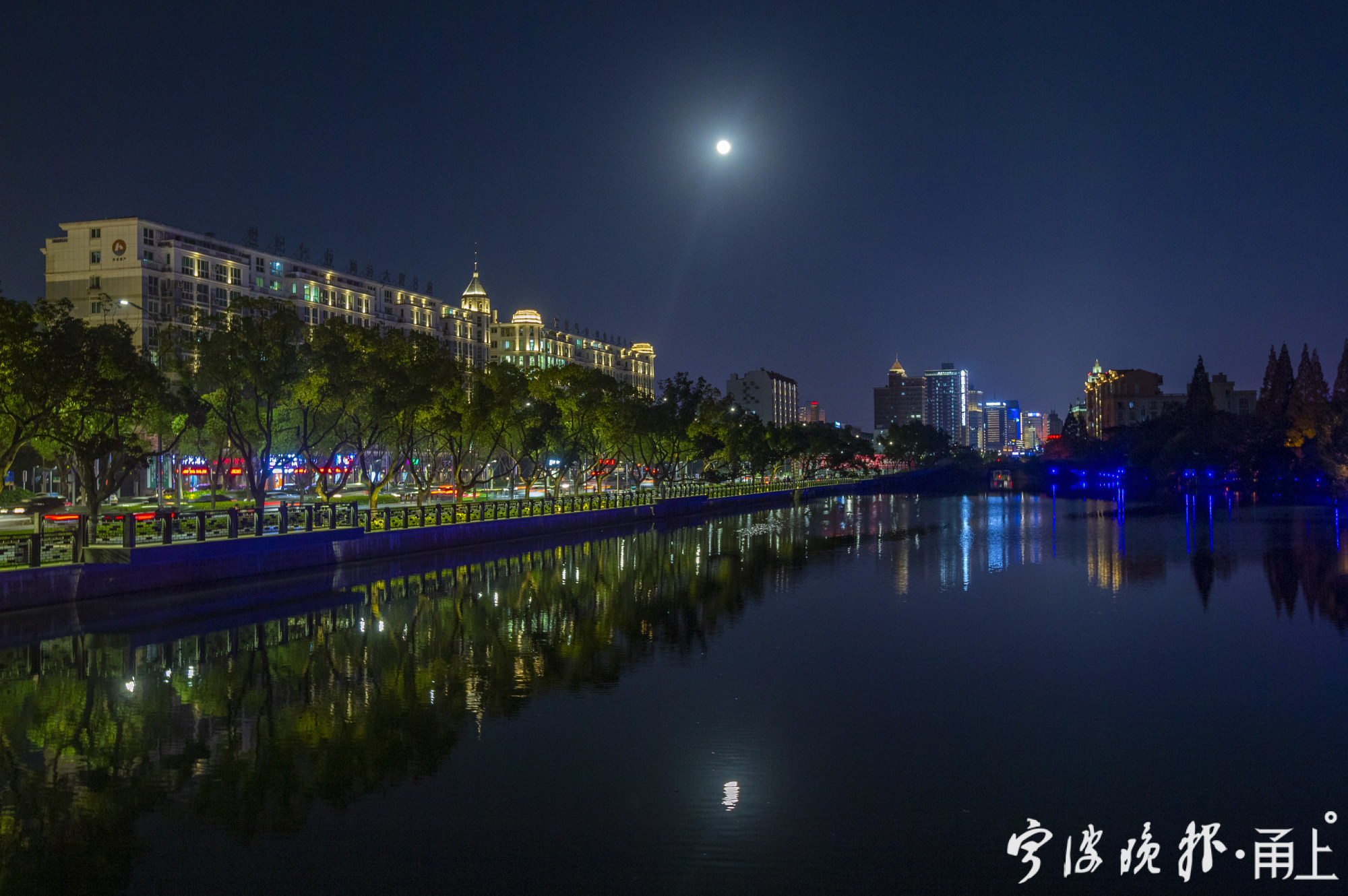 玲珑娇小的满月1.jpg