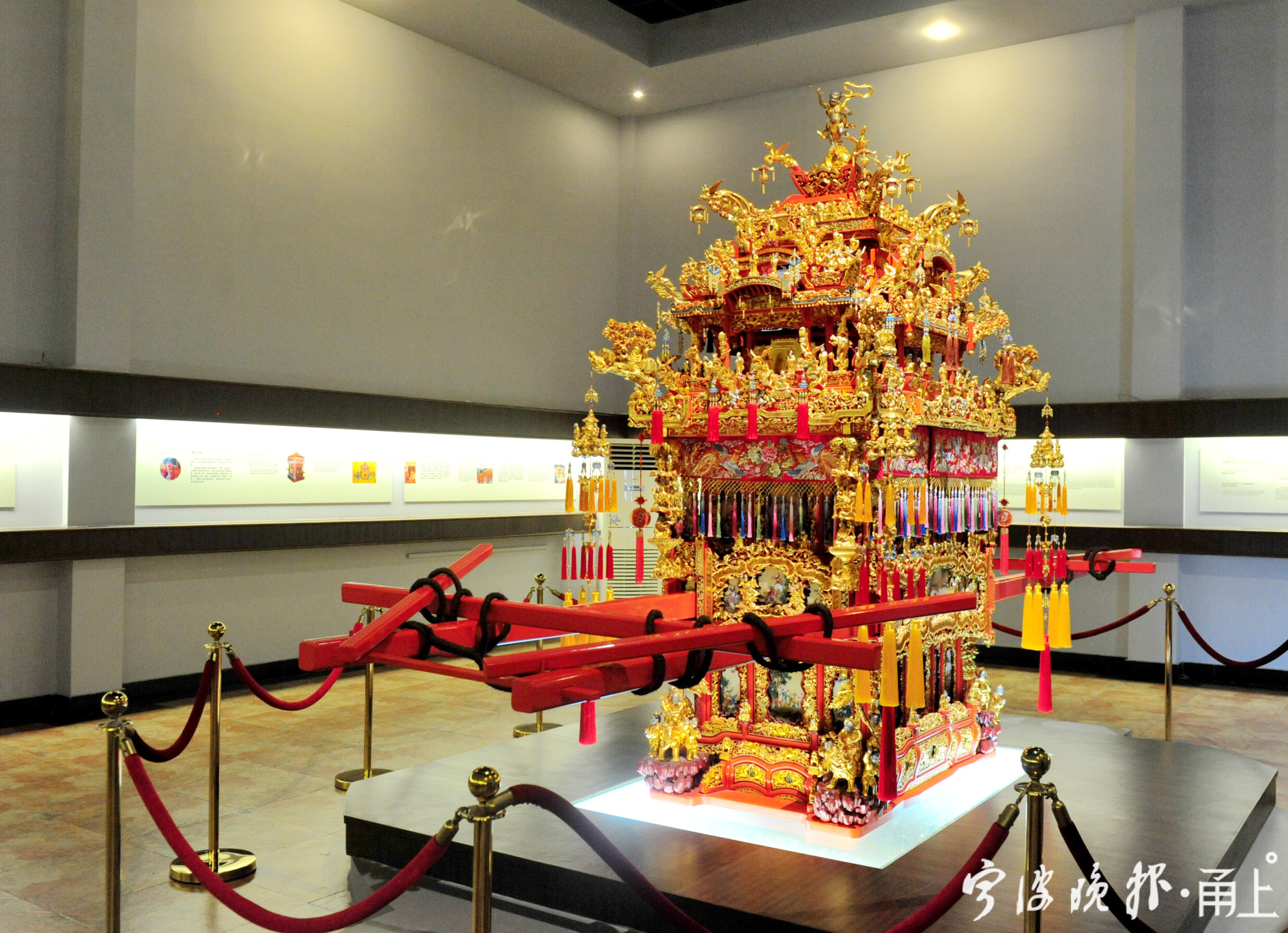 "天下第一轿""出嫁"浙江省非遗馆!三年做一顶"万工花轿",制作成本高达