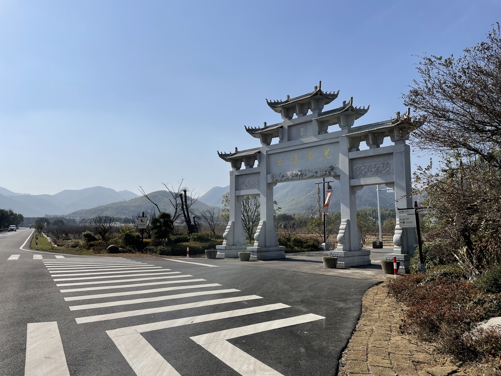 作为梁弄镇最古老的村落,汪巷村的文气相当充裕.