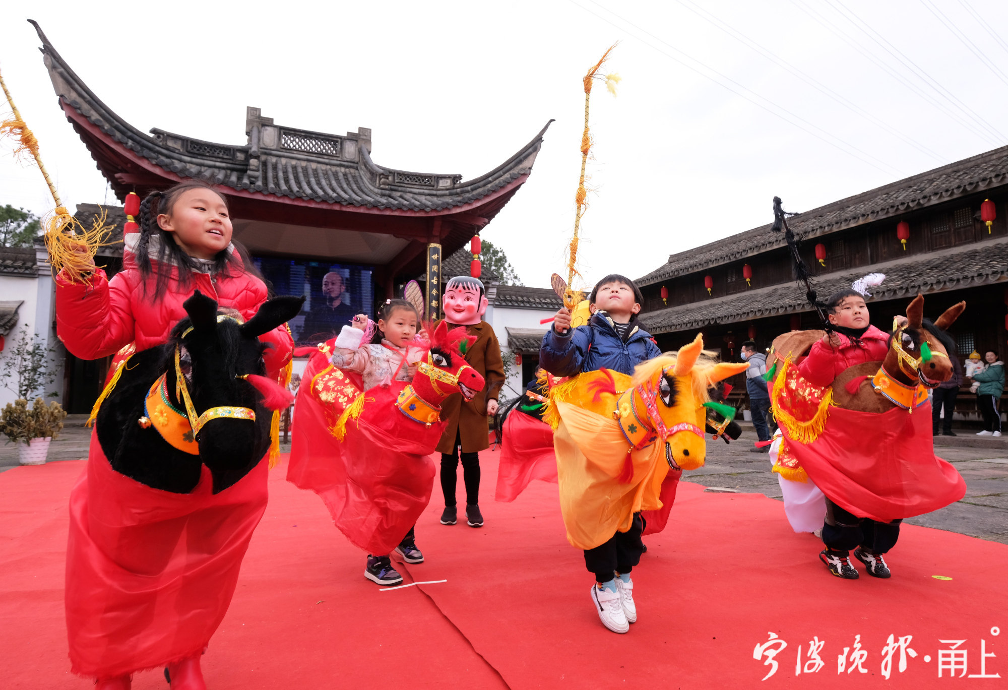 非遗馆里马灯闹