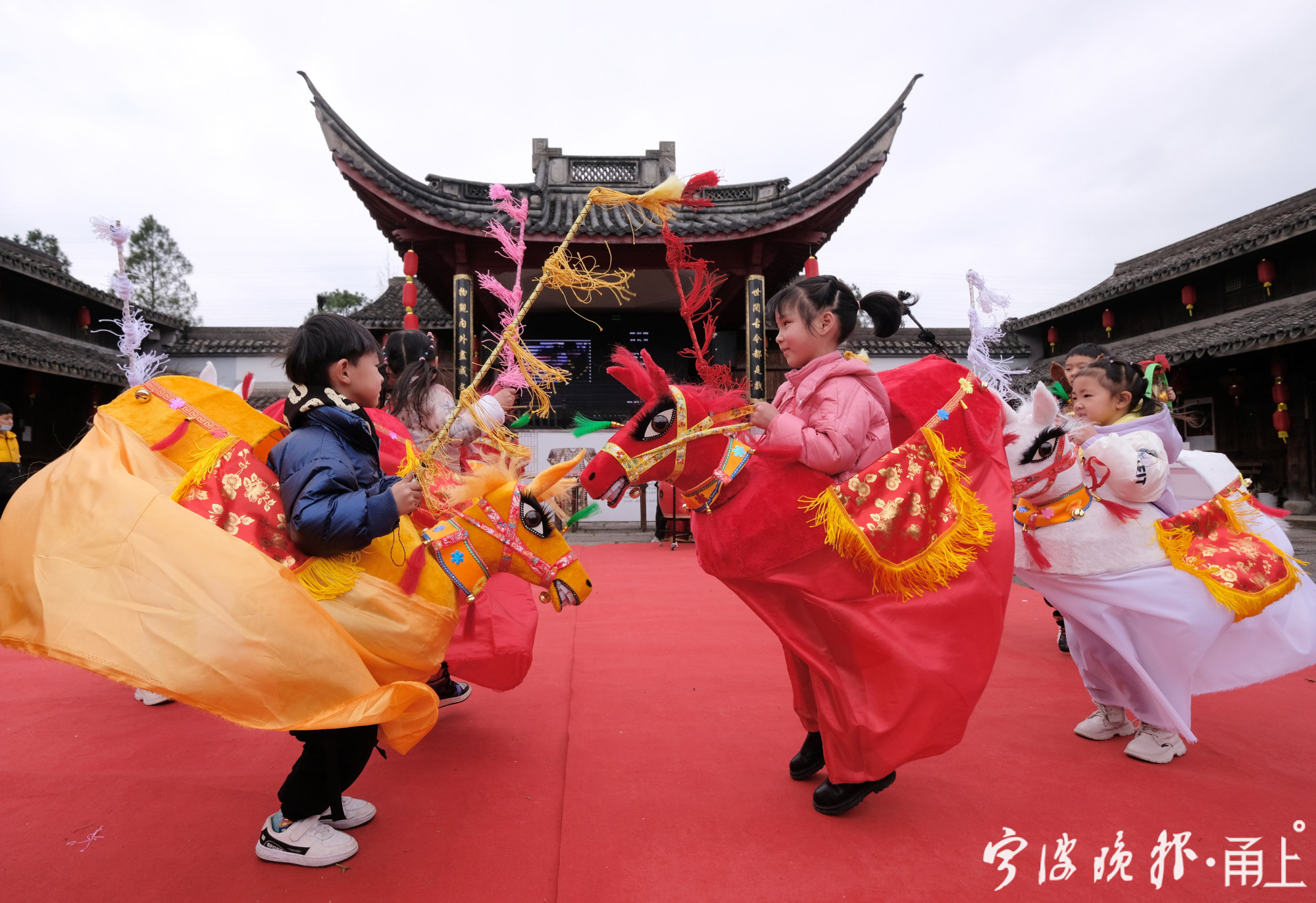 非遗馆里马灯闹