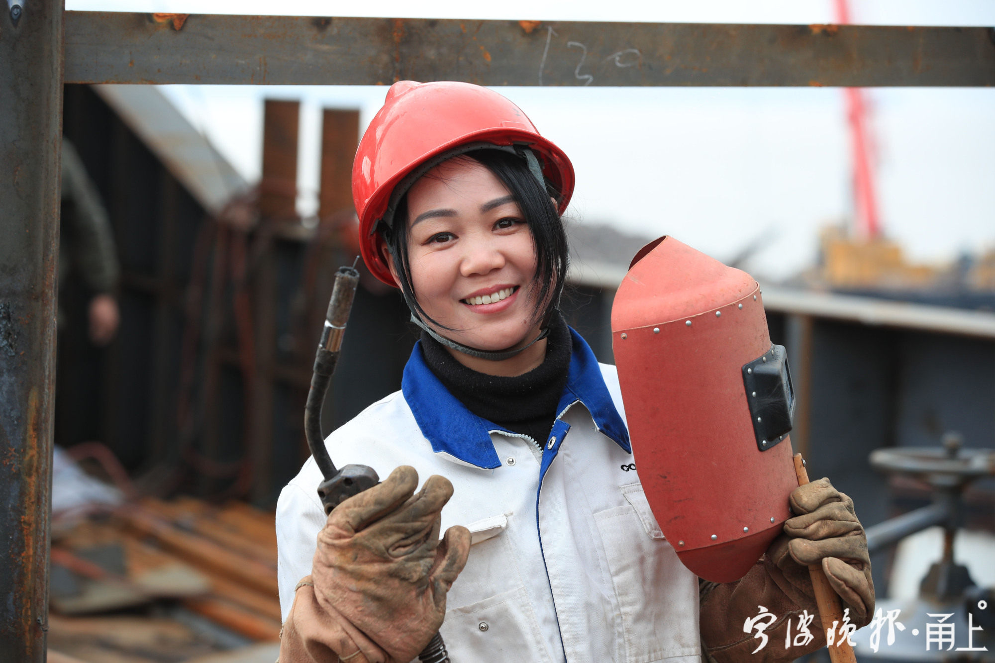 用焊枪点燃闪耀生活,宁波船厂"女焊子"火爆网络!