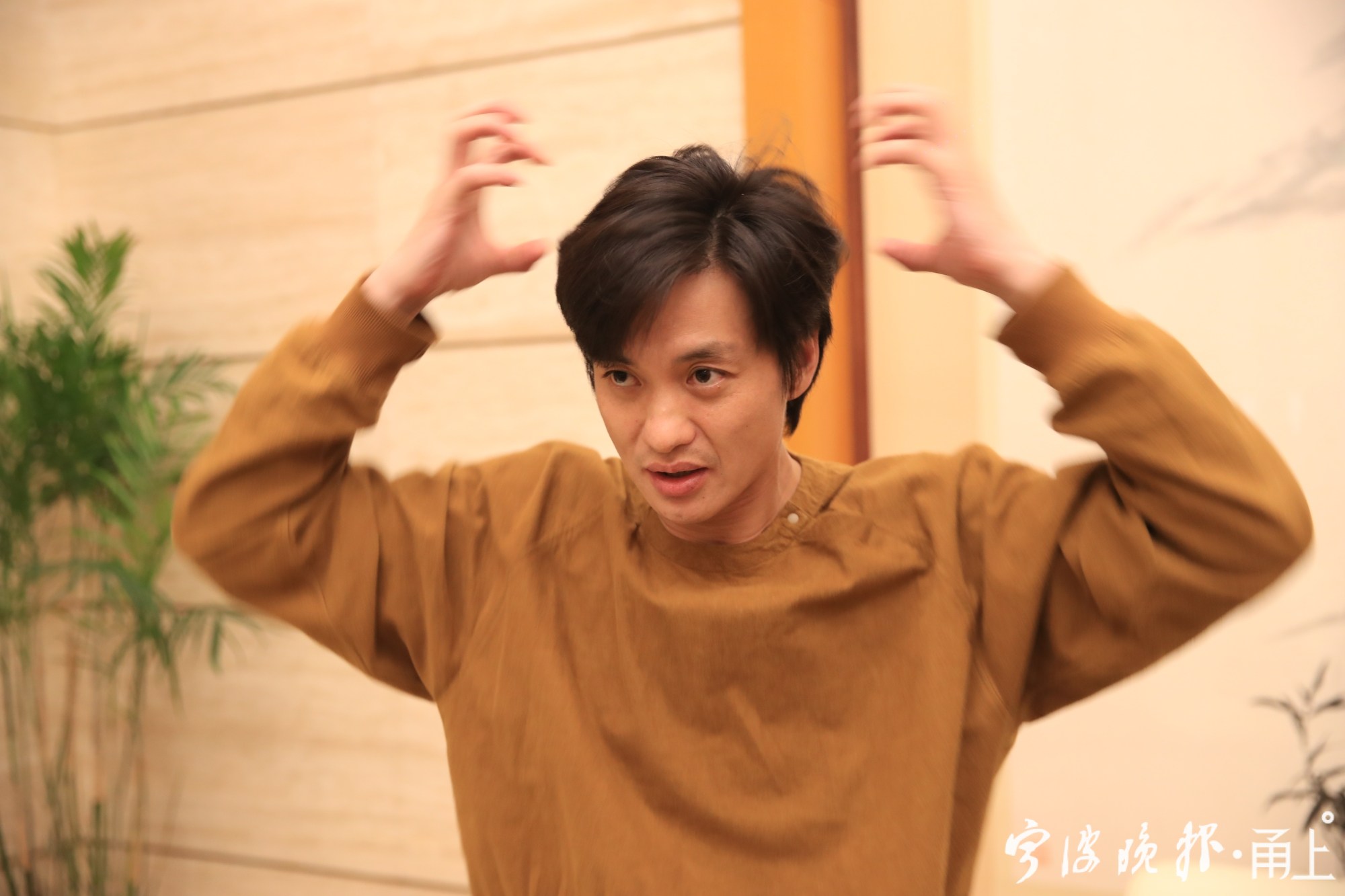 口碑话剧枕头人登陆甬城主演周一围在暗黑童话里找到温暖和勇气