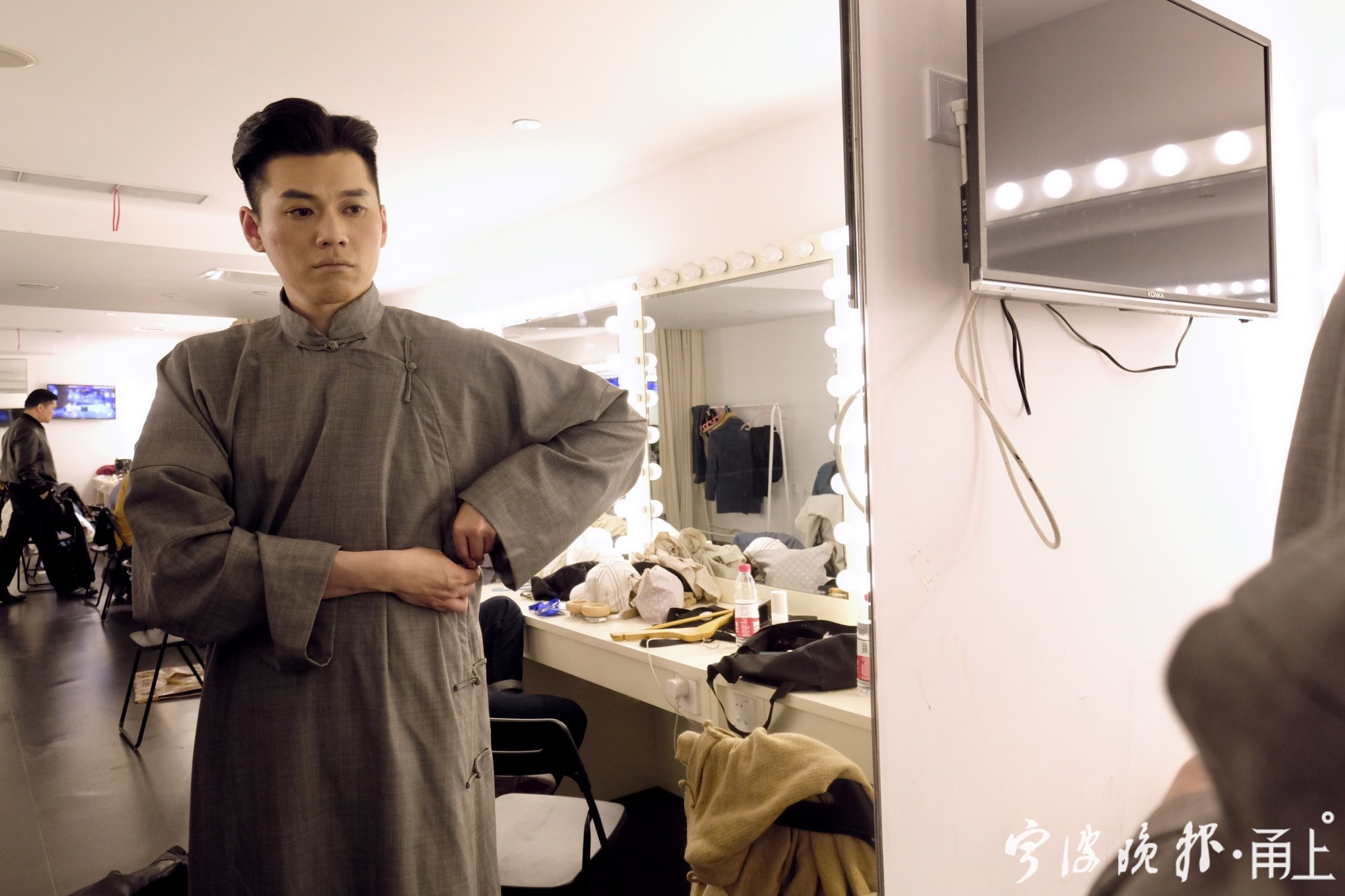 宁波话剧团《张人亚》上海演出,首部党章守护人故事催泪沪上观众