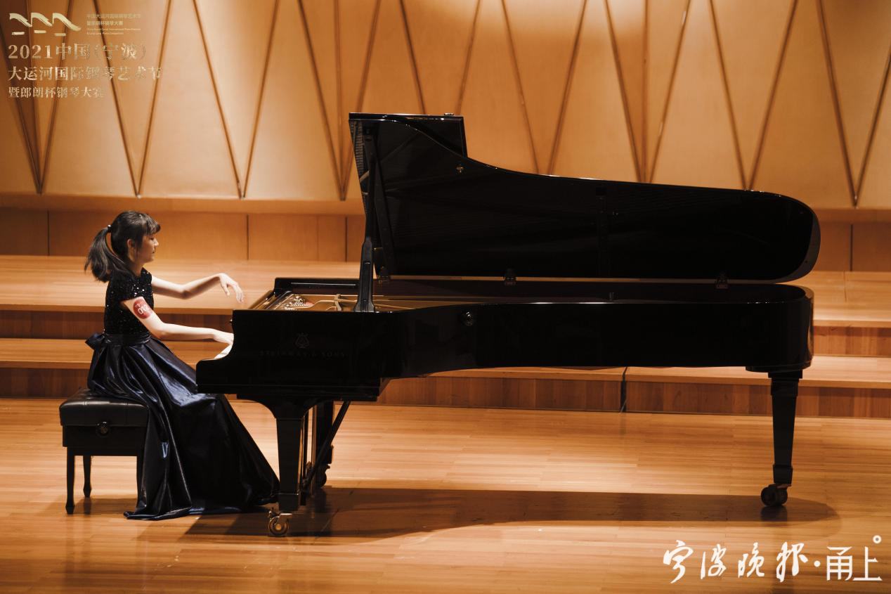 宁波选手张亦格在比赛中  通讯员供图2021中国(宁波)大运河国际钢琴