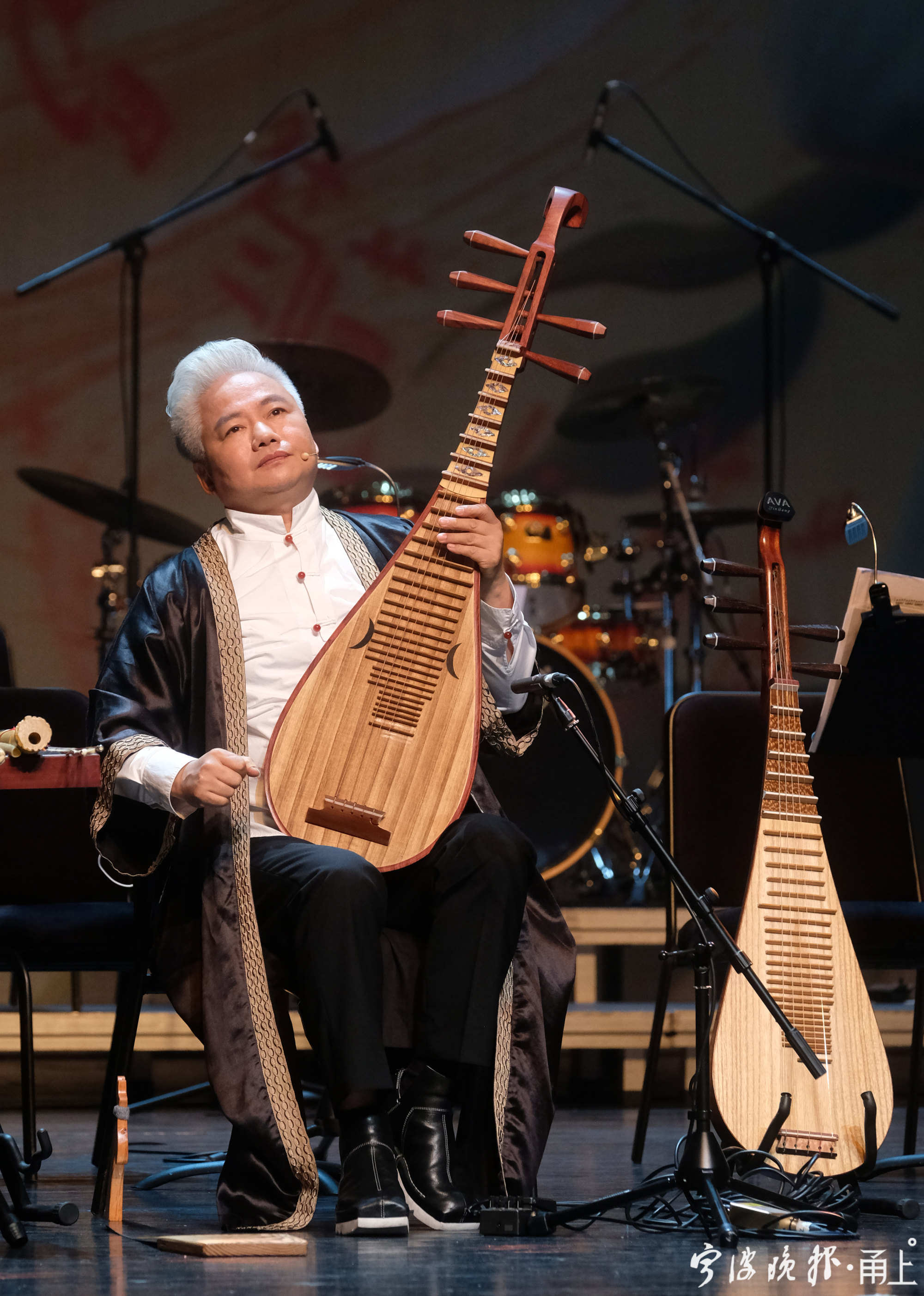 神仙组合昨晚甬城上演民乐国潮风拨动心弦