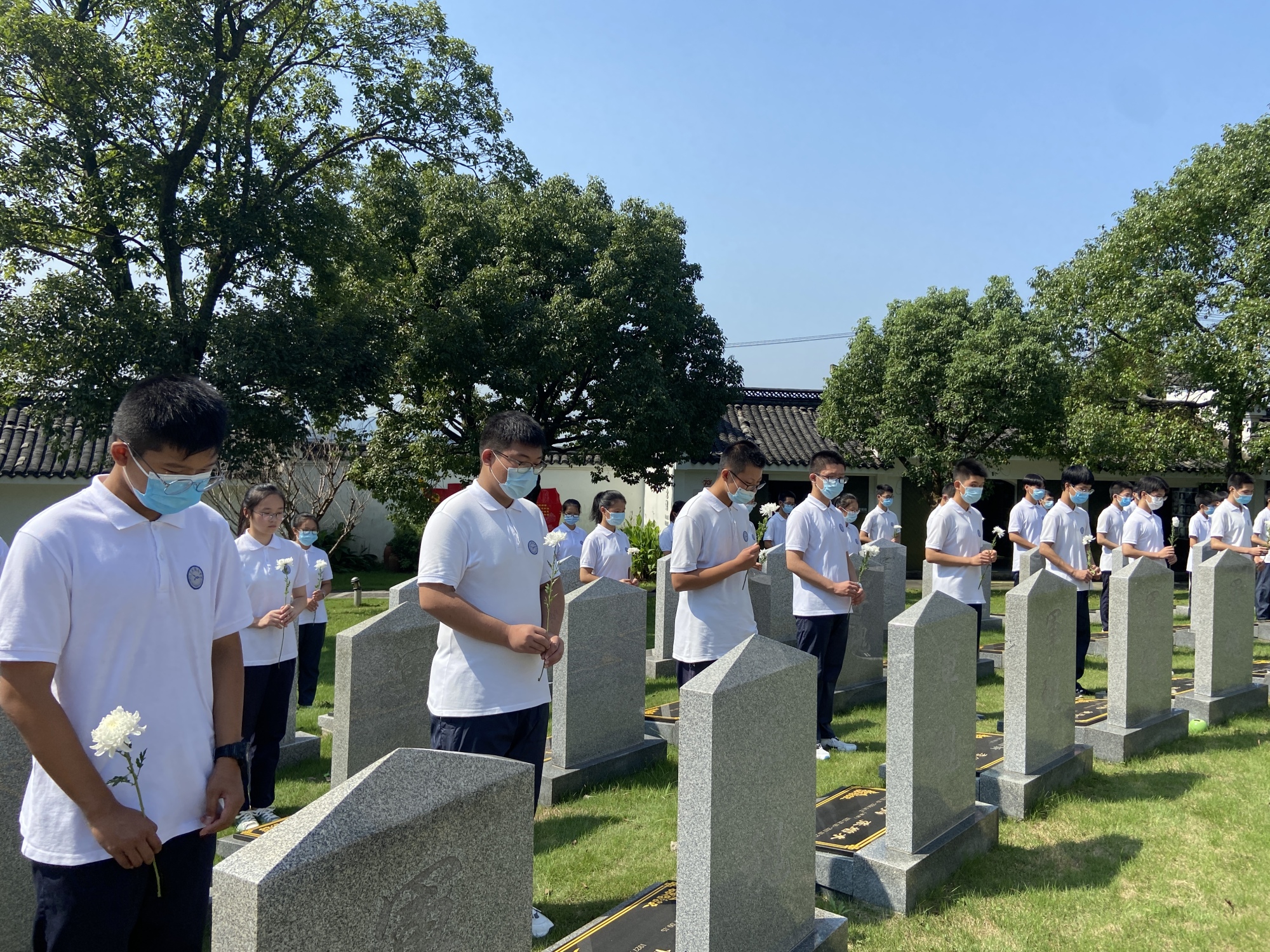 9点18分,警钟响起,来自逸夫中学,五乡中学,宁波大学海运学院的学生